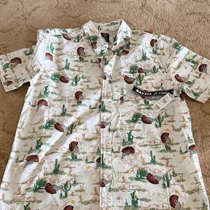Tilly's White Short-Sleeve Button-Up Shirt with Green and Brown Desert Print